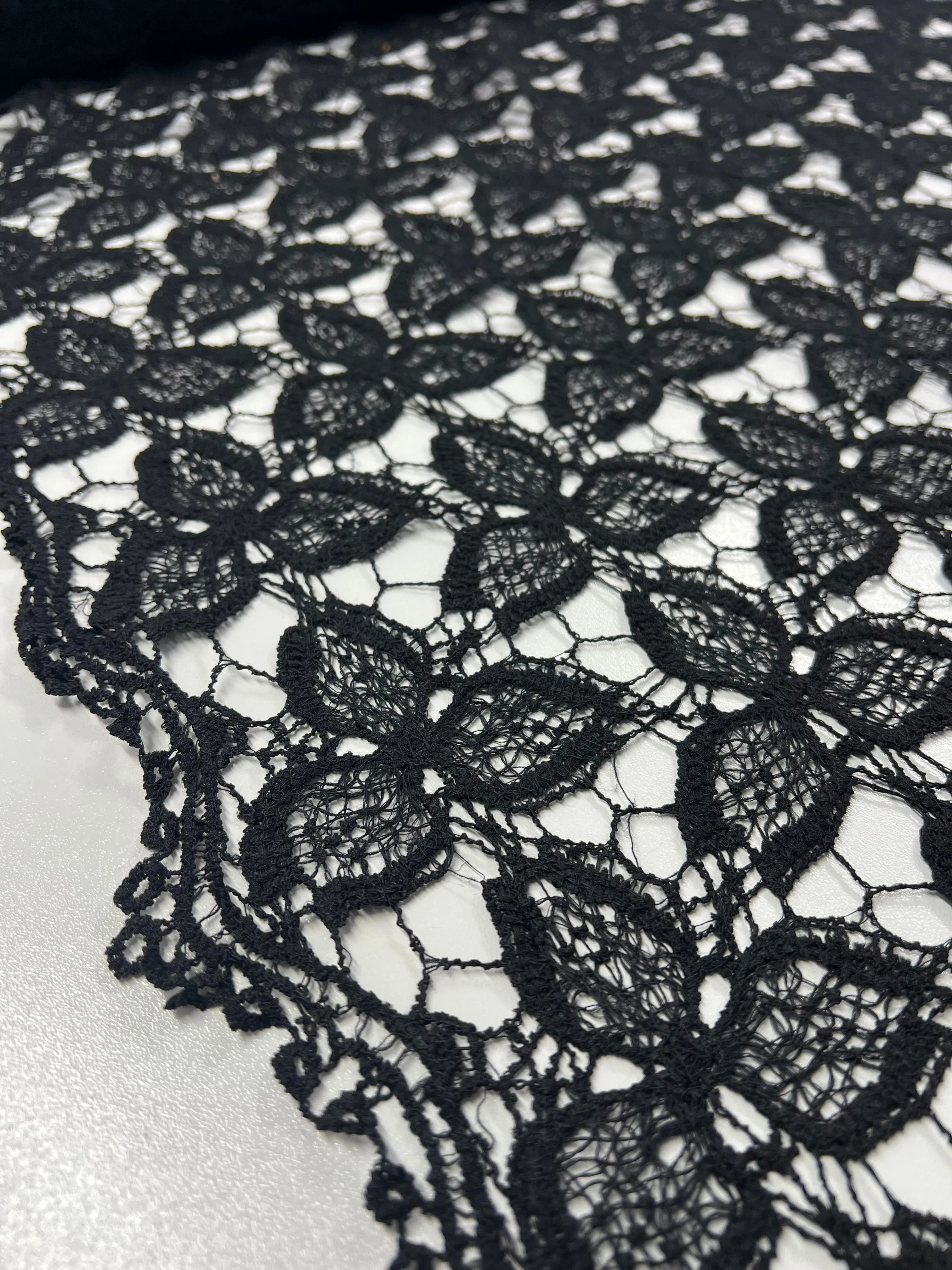 Anglaise Lace - Black - 110cm