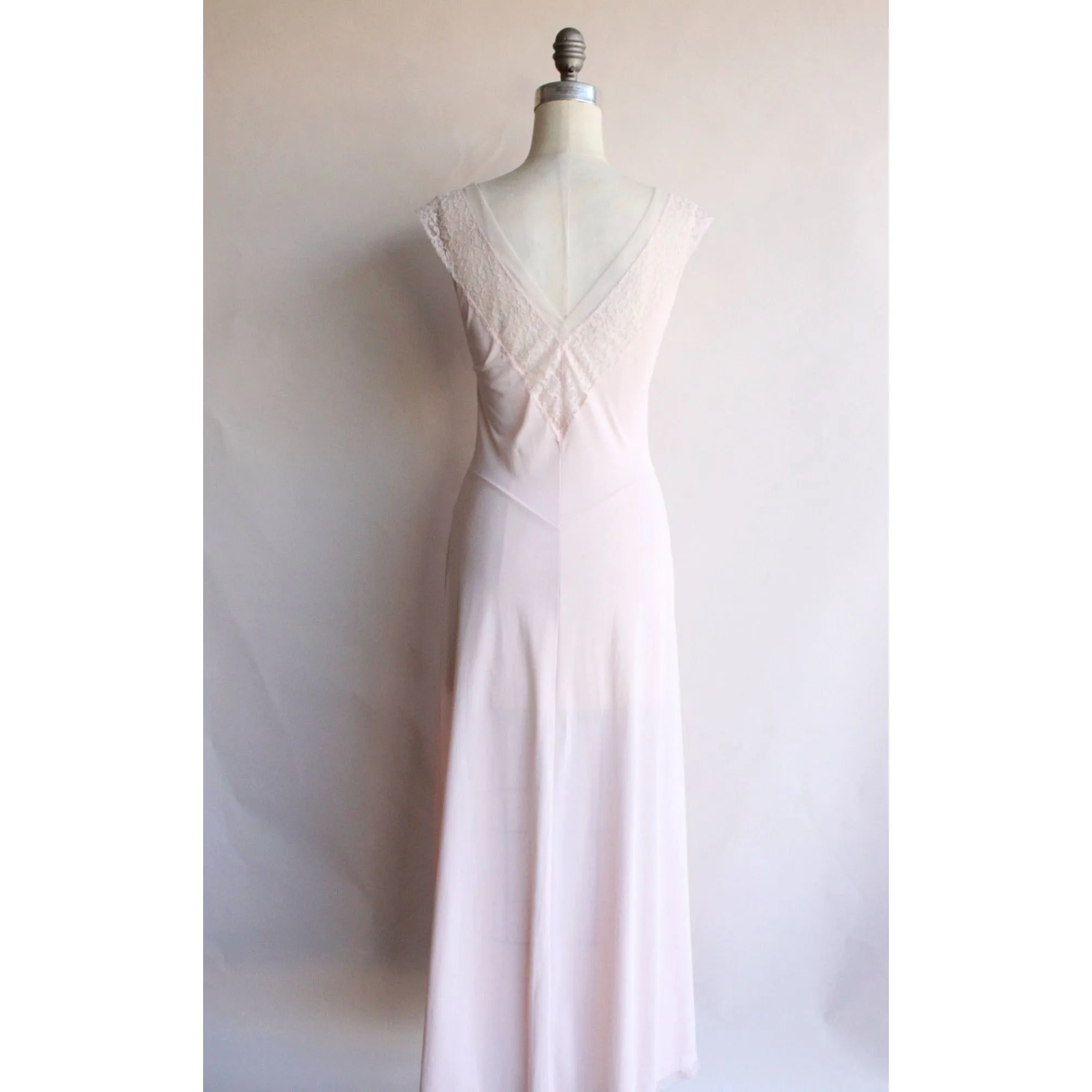 Vintage 1950s 1960s Vanity Fair Pink Nightgown